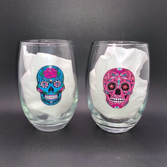BLING SWAROVSKI CRYSTAL ACCENTED SUGAR SKULL CANDY SKULL STEMLESS WINE GLASS SET - Picture 6 of 16